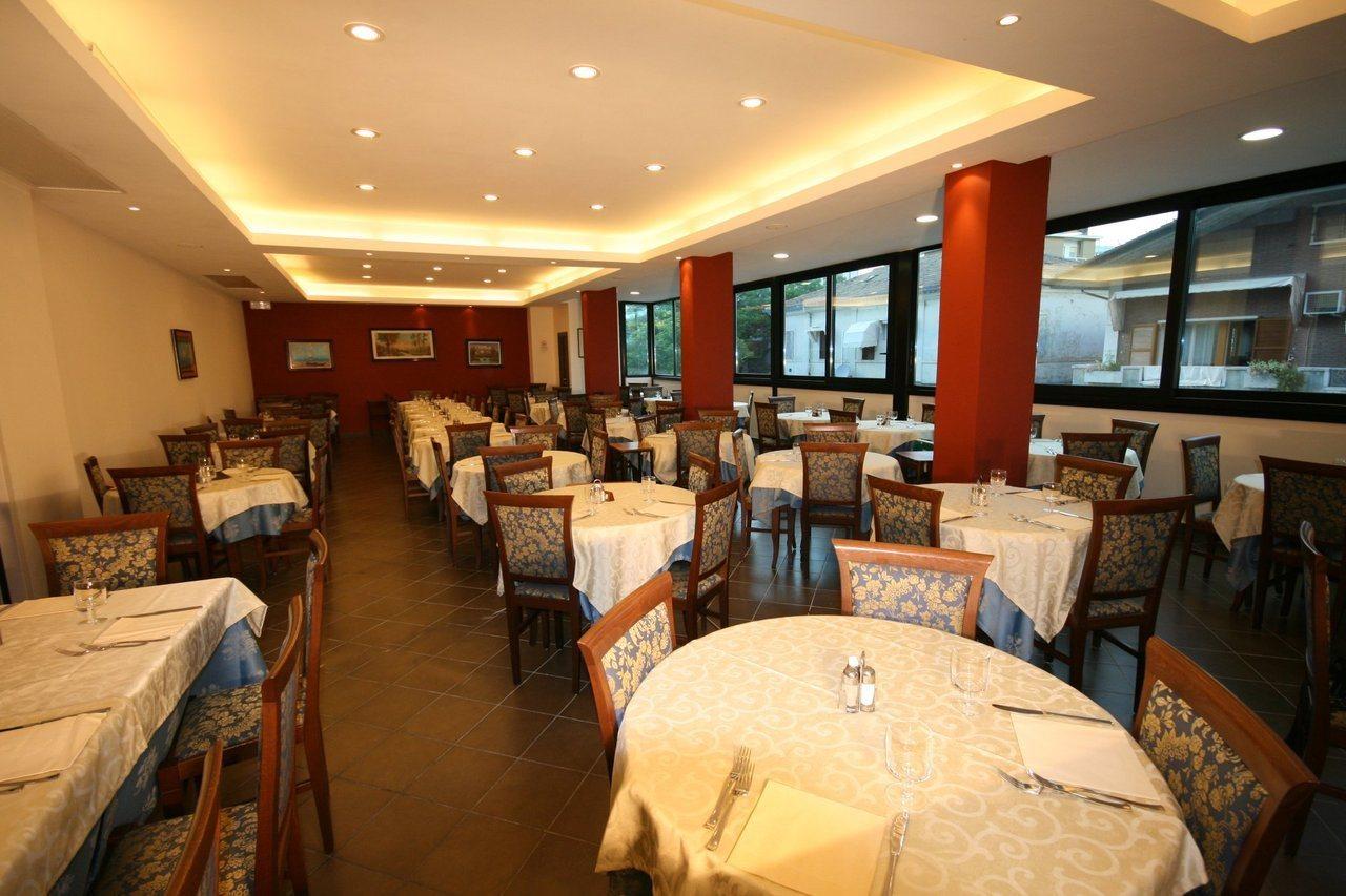 Hotel Milton Каттоліка Екстер'єр фото